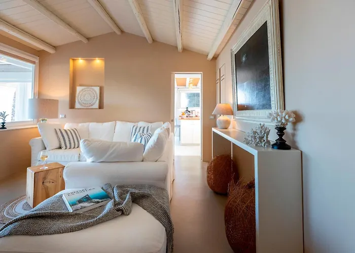 Baia L'aura 10, Emma فيلة
