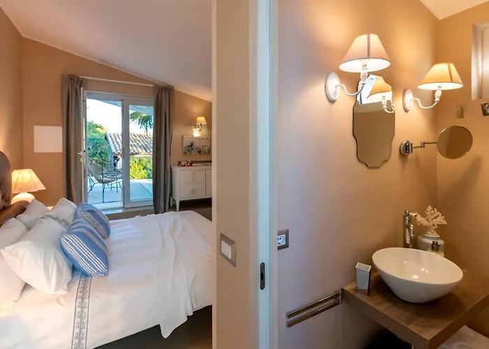 Baia L'aura 10, Emma *